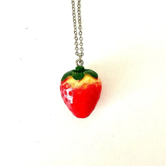 STRAWBERRY Pendant Silver Necklace - Picture 4 of 5